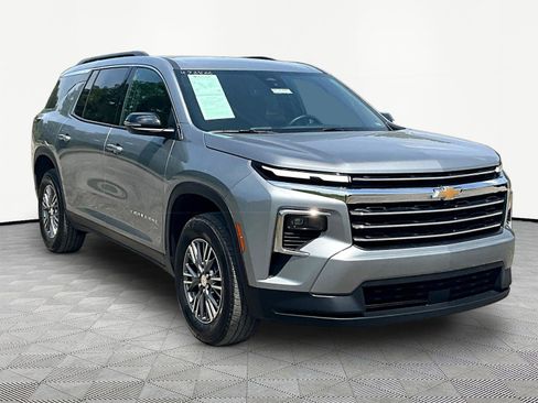 Used 2026 Chevrolet Traverse LT AWD/4WD image 12