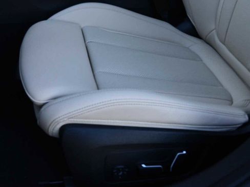 Used 2026 BMW 330i Sedan w/ M Sport Package RWD image 12