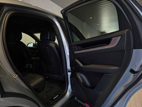 Used 2024 Porsche Cayenne Coupe image 16