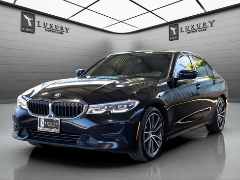 Used 2022 BMW 330i xDrive Sedan w/ Driving Assistance Package AWD/4WD image 4