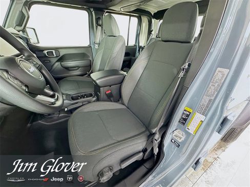 New 2026 Jeep Gladiator Sport image 23