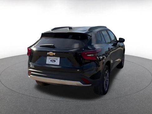 Used 2025 Chevrolet Trax LT image 14