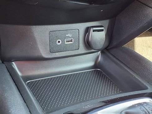 Used 2020 Nissan Rogue S FWD image 25