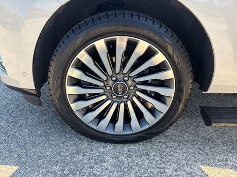 Used 2019 Lincoln Navigator Reserve w/ Cargo Package image 27