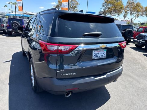 Used 2021 Chevrolet Traverse LT FWD image 16
