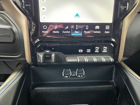 Used 2024 RAM 2500 Laramie AWD/4WD image 34