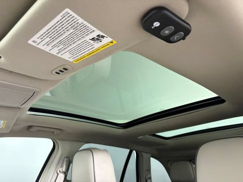 Used 2013 Lincoln MKX FWD image 24