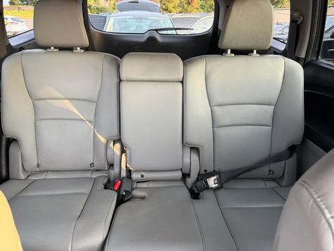 Used 2017 Honda Pilot Touring image 22