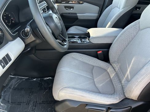 Certified 2023 Honda Pilot LX image 22