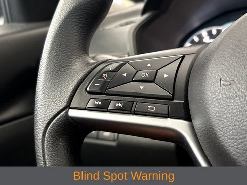 Used 2024 Nissan Altima 2.5 SV AWD/4WD image 16