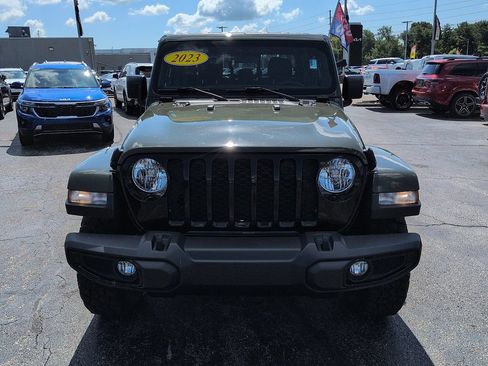 Used 2023 Jeep Gladiator Sport AWD/4WD image 3