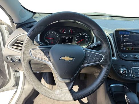 Used 2025 Chevrolet Malibu LT FWD image 25