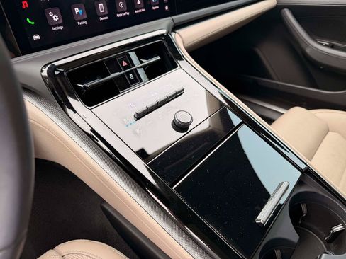 Used 2025 Porsche Panamera RWD image 13