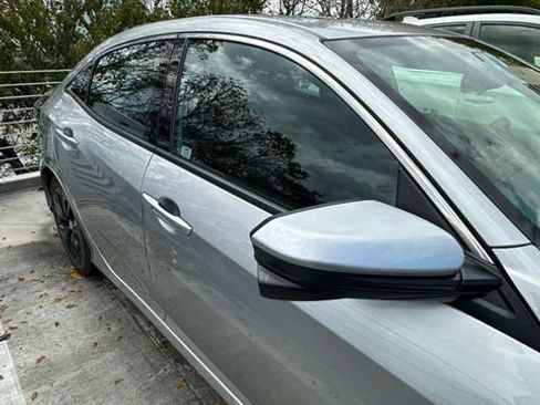 Used 2018 Honda Civic EX image 8