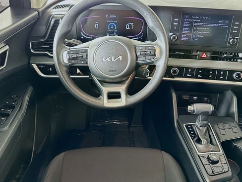 Used 2023 Kia Sportage LX image 5
