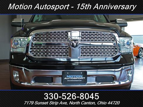 Used 2017 RAM 1500 Laramie AWD/4WD image 3