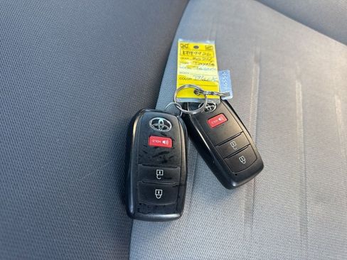 Used 2024 Toyota Tacoma TRD Off-Road image 35