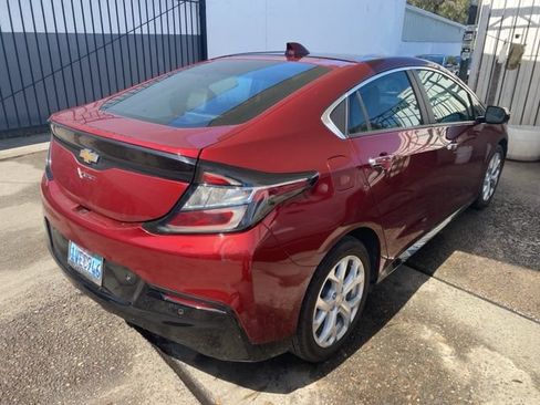 Used 2016 Chevrolet Volt Premier w/ Driver Confidence Package FWD image 5