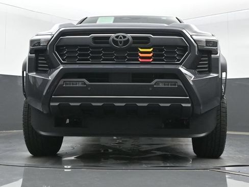 Used 2025 Toyota Tacoma TRD Off-Road w/ TRD Off Road Upgrade Package AWD/4WD image 21