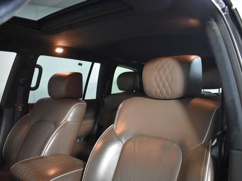 Used 2017 INFINITI QX80 Limited w/ All Season Package image 10
