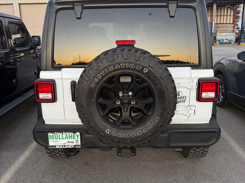 Used 2021 Jeep Wrangler Willys image 4