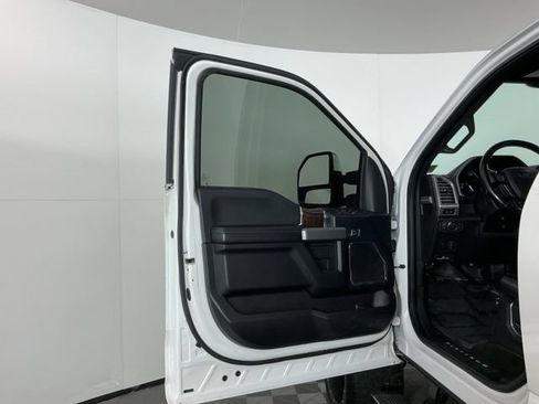 Used 2017 Ford F350 Platinum w/ Platinum Ultimate Package AWD/4WD image 17