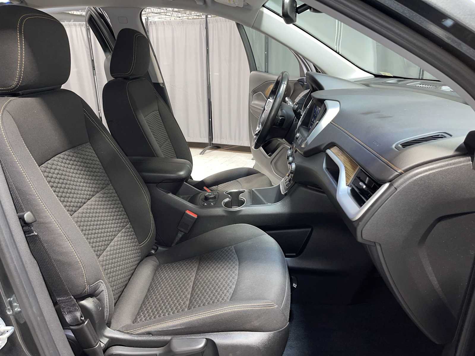 Used 2020 GMC Terrain SLE w/ Driver Convenience Package AWD/4WD image 14