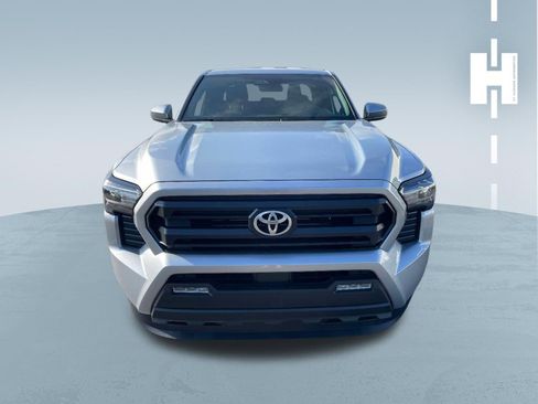Used 2025 Toyota Tacoma SR5 AWD/4WD image 3