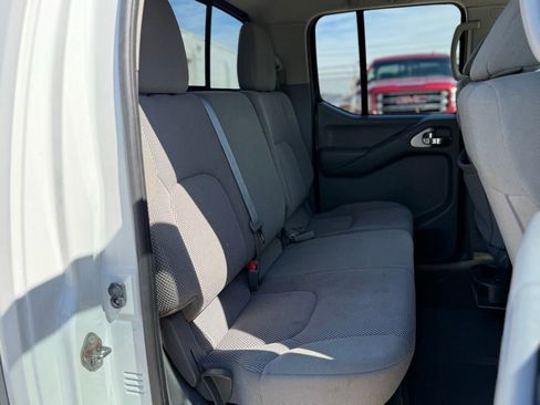 Used 2018 Nissan Frontier SV AWD/4WD image 19