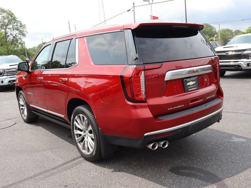 Used 2021 GMC Yukon Denali w/ Denali Premium Package AWD/4WD image 3