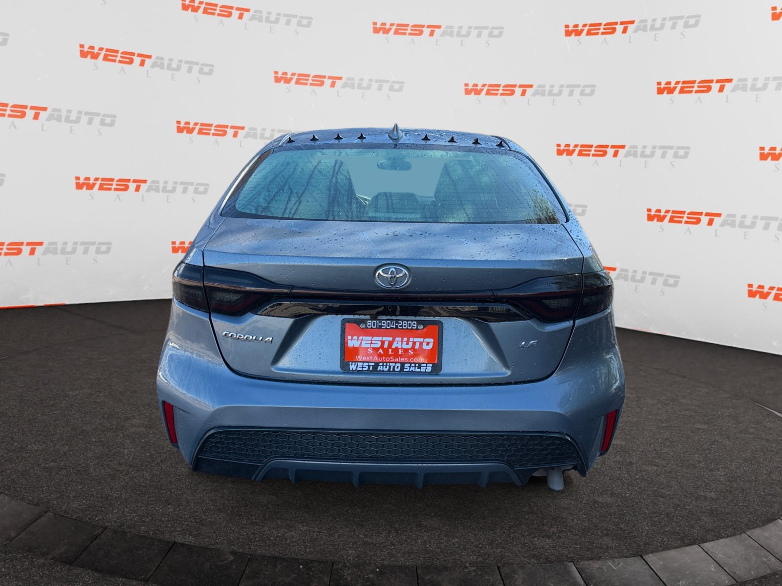 Used 2020 Toyota Corolla LE FWD image 4