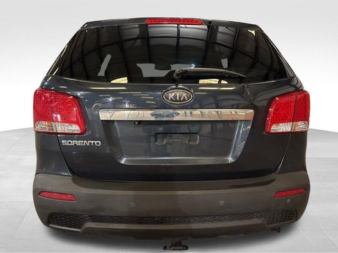 Used 2012 Kia Sorento LX w/ Convenience Pkg image 4