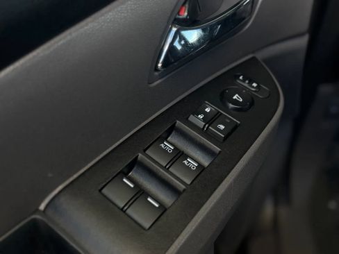 Used 2016 Honda Odyssey SE image 25