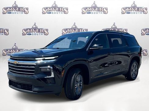 Used 2026 Chevrolet Traverse LT FWD image 7