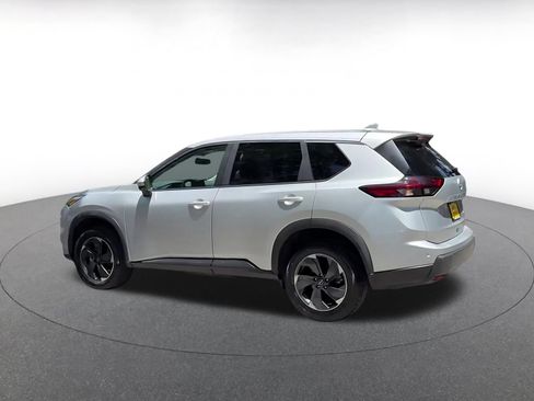 Used 2025 Nissan Rogue SV AWD/4WD image 10