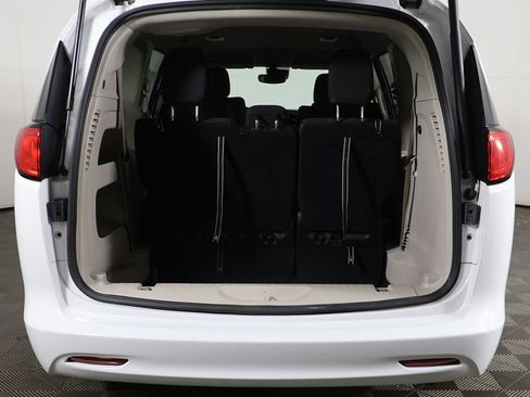 Used 2023 Chrysler Voyager LX FWD image 13