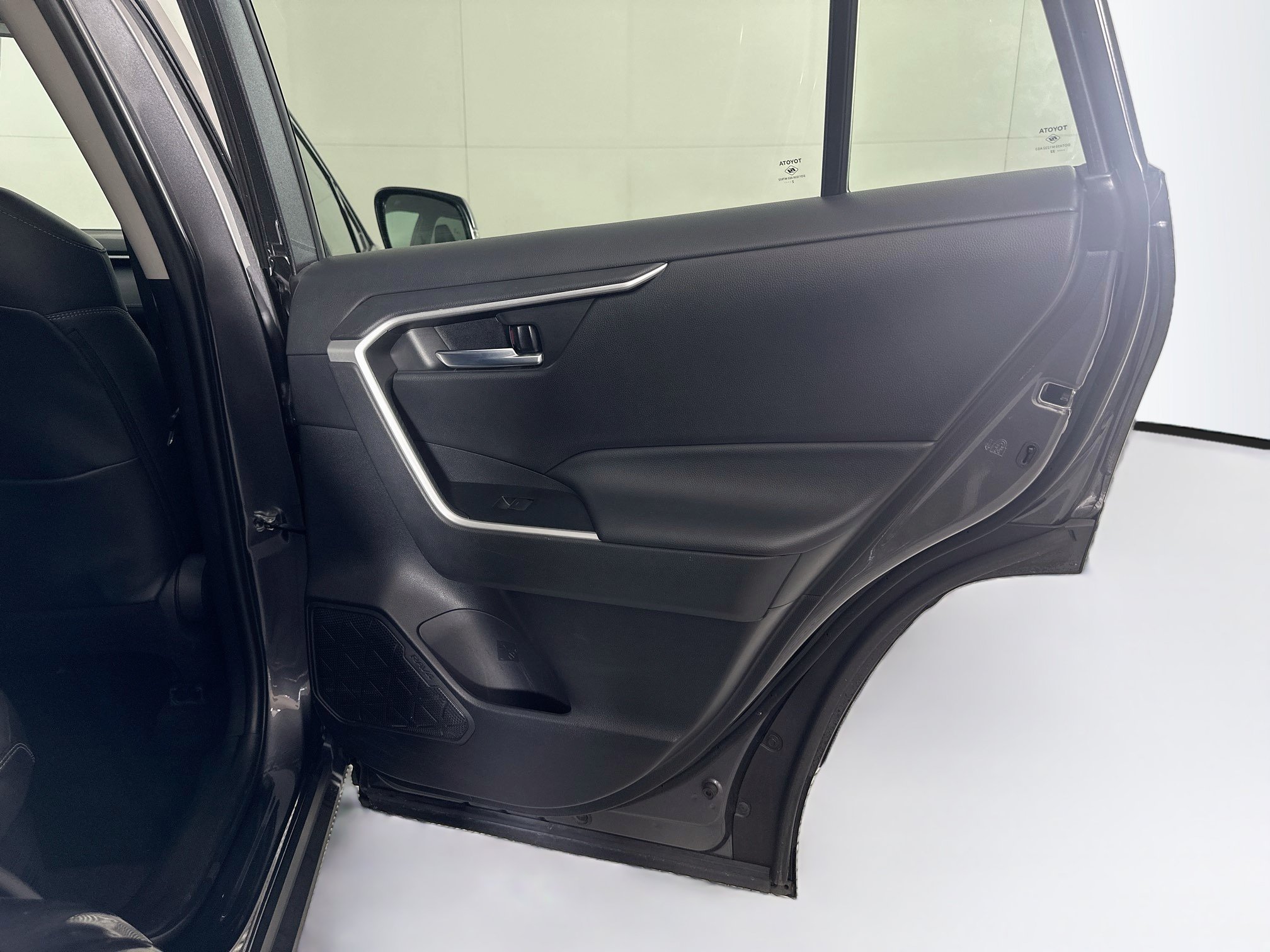 Used 2022 Toyota RAV4 XLE Premium AWD/4WD image 33
