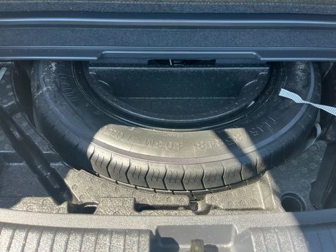 Used 2019 Volkswagen Tiguan SE FWD image 29