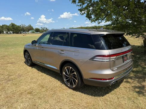 Used 2020 Lincoln Aviator Reserve w/ Equipment Group 202A AWD/4WD image 5