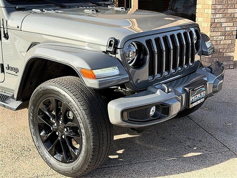 Used 2023 Jeep Wrangler Unlimited Sahara AWD/4WD image 10