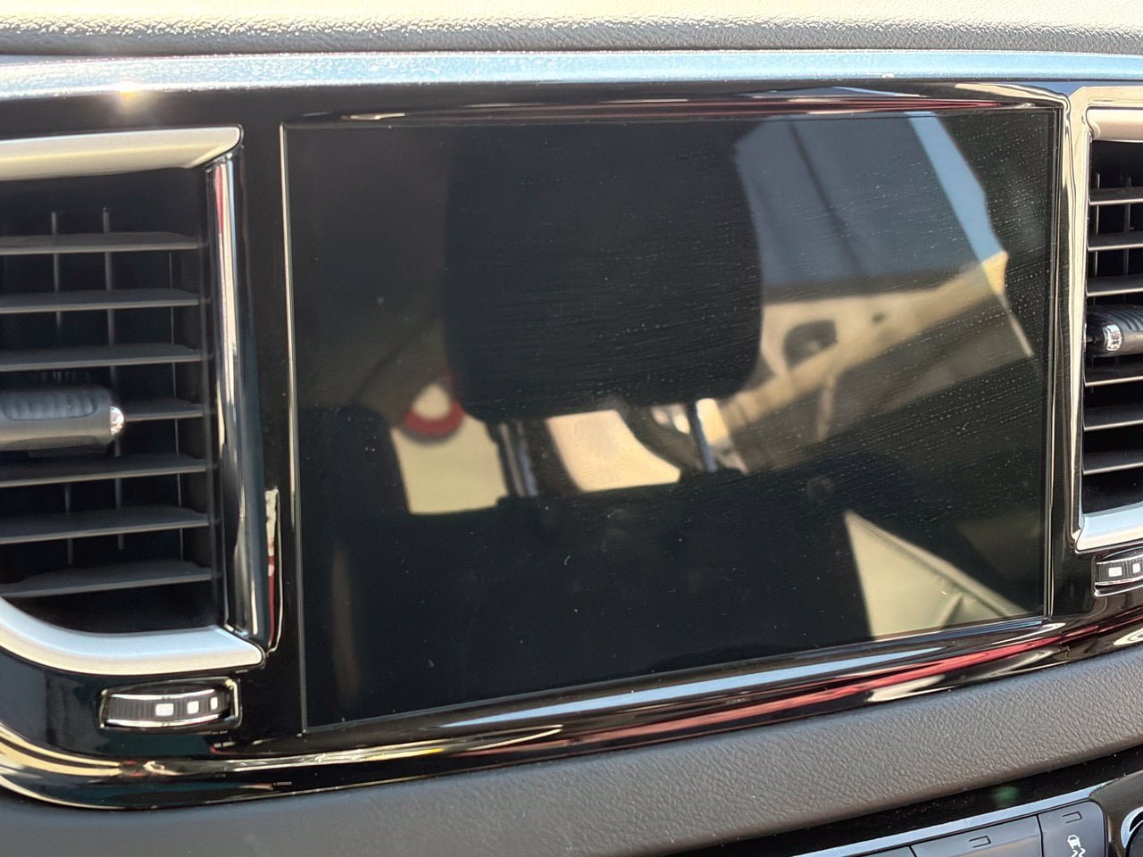 Used 2024 Chrysler Pacifica Touring-L FWD image 10