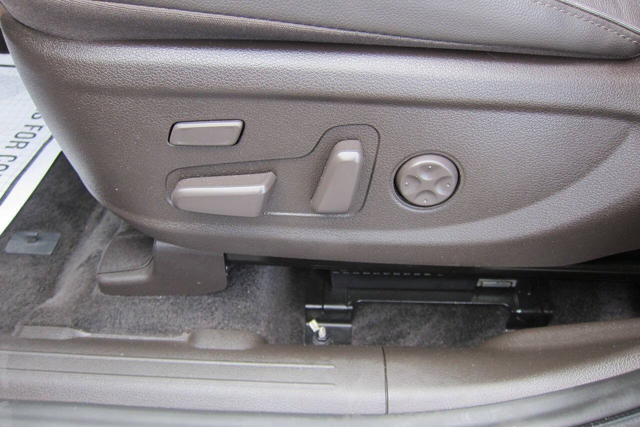Used 2023 Hyundai Santa Fe Limited AWD/4WD image 12