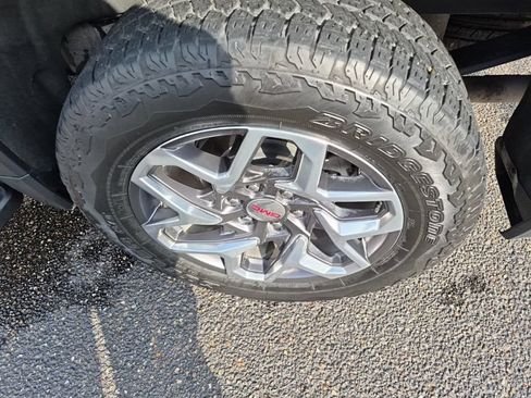 Used 2024 GMC Sierra 1500 SLT AWD/4WD image 26