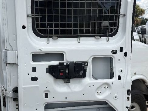 Used 2015 Chevrolet Express 2500 RWD image 40