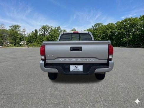 Used 2018 Toyota Tacoma SR w/ SR Convenience Package AWD/4WD image 7
