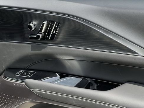 New 2025 Cadillac Lyriq Luxury image 24