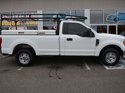 Used 2017 Ford F250 XL w/ XL Value Package image 9