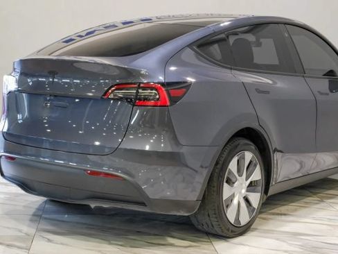 Used 2021 Tesla Model Y 2WD image 13