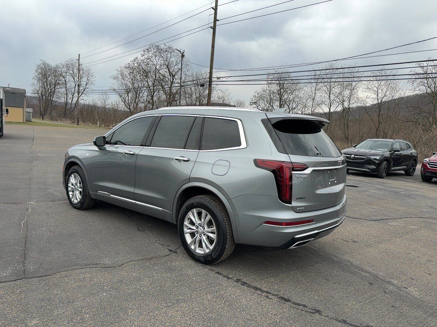 Used 2024 Cadillac XT6 Luxury w/ LPO, Floor Liner Package AWD/4WD image 7