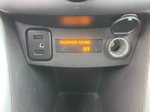 Used 2022 Chevrolet Trax LT w/ Sport Edition image 17